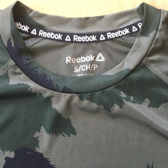 Reebok Workout Small Short Sleeve Shirt Camouflage MMA Stretch Green Athletic - Picture 1 of 6